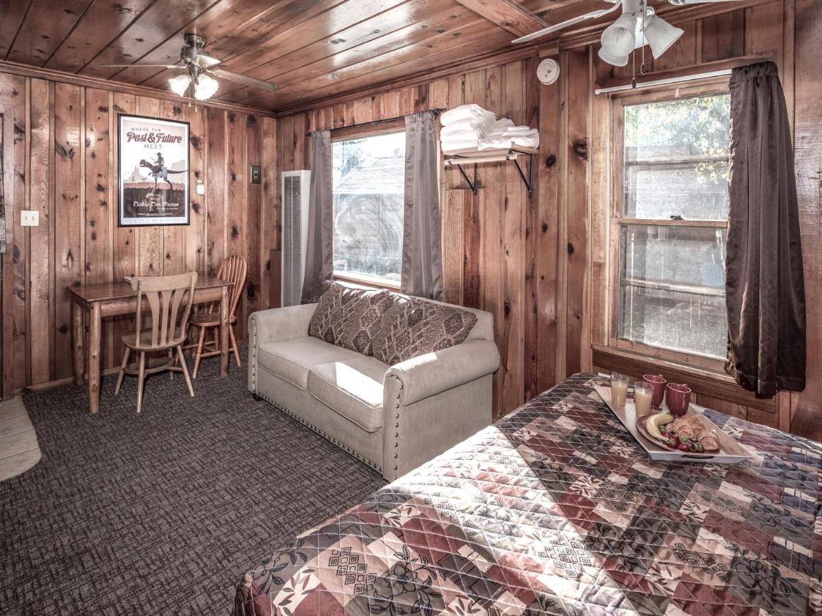Apache Village 10, King Studio, Midtown, Sleeps 2 Ruidoso Exterior foto